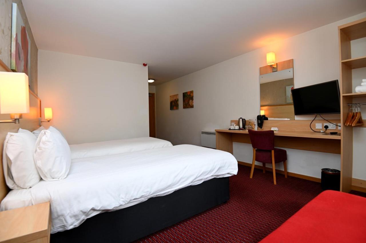 Meadow Farm Redditch By Marstons Inns Luaran gambar