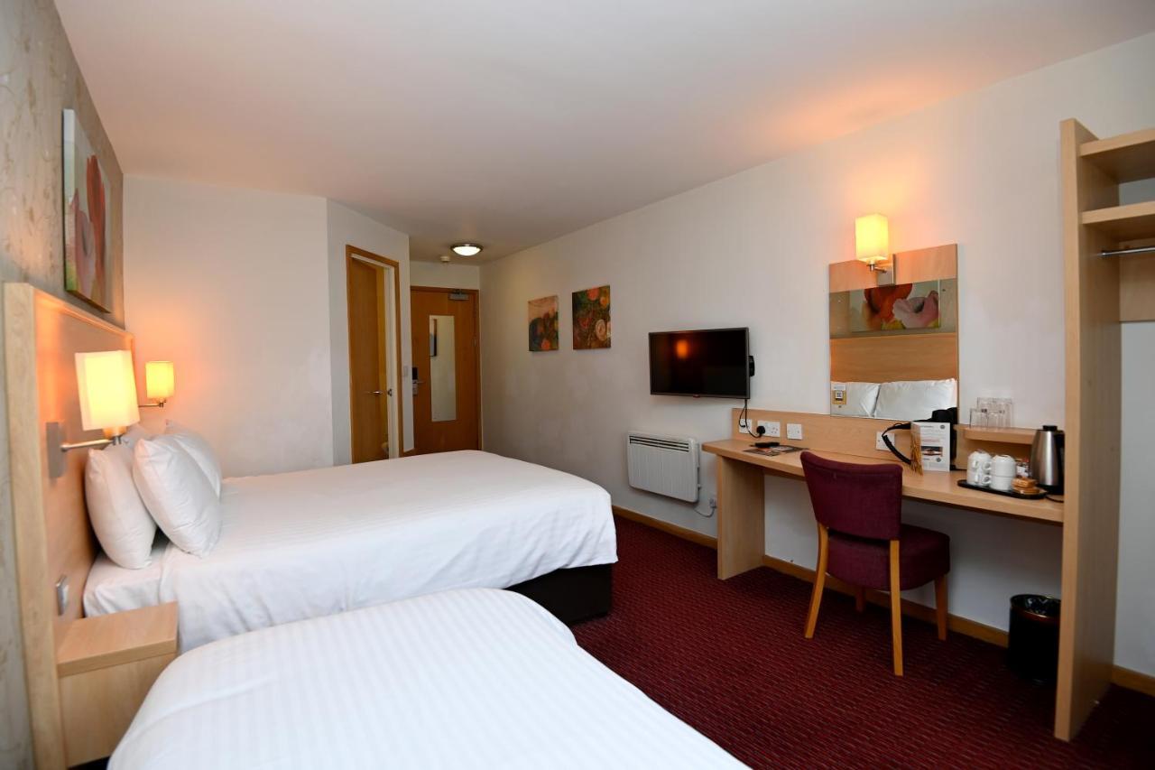Meadow Farm Redditch By Marstons Inns Luaran gambar